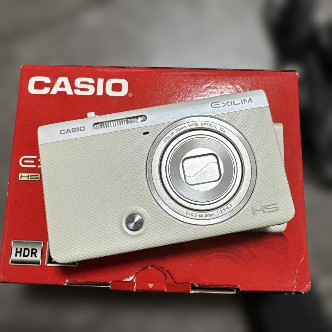 美品CASIOカメラ EXILIM EX-ZR50 ホワイト