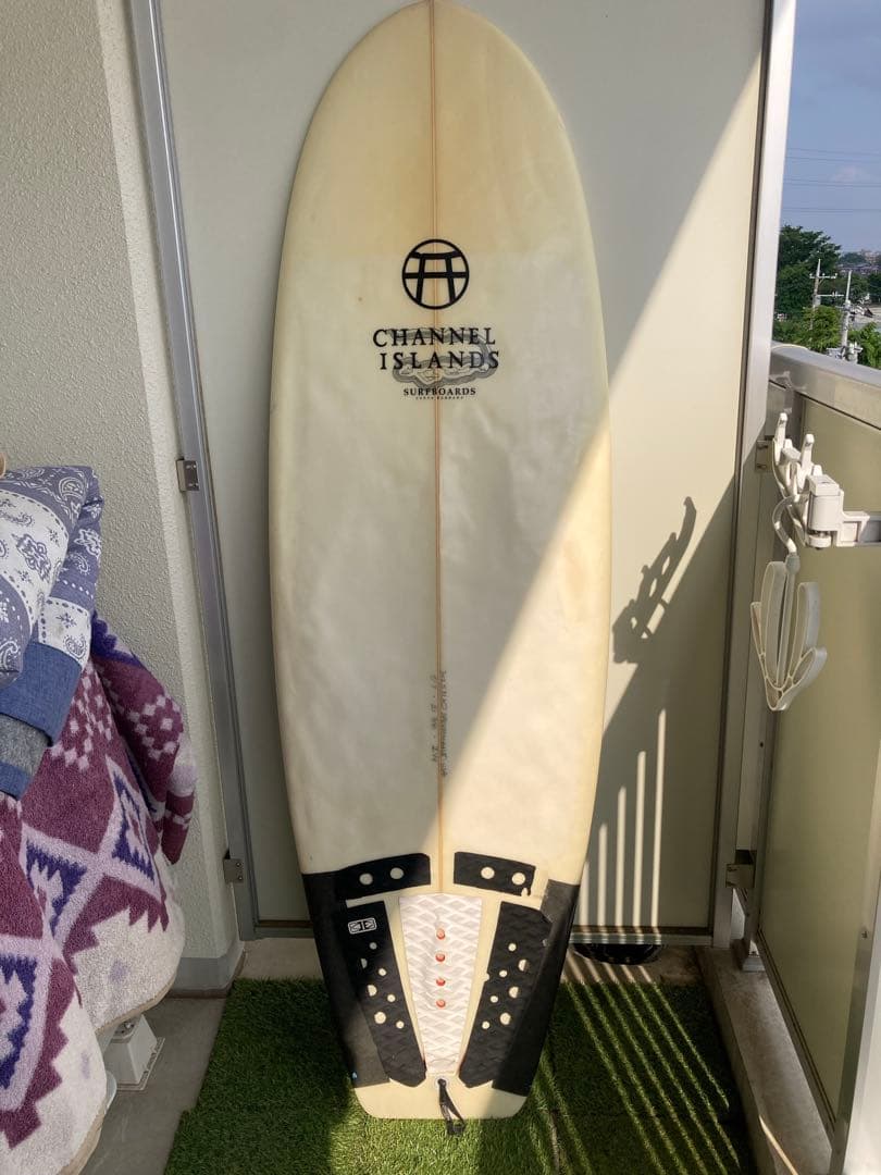 CHANNEL S サーフボード 5’7” クアッド4フィン付き