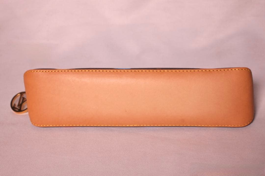 LOUIS VUITTON ルイヴィトン草間彌生トゥルースエリザベットペンケース