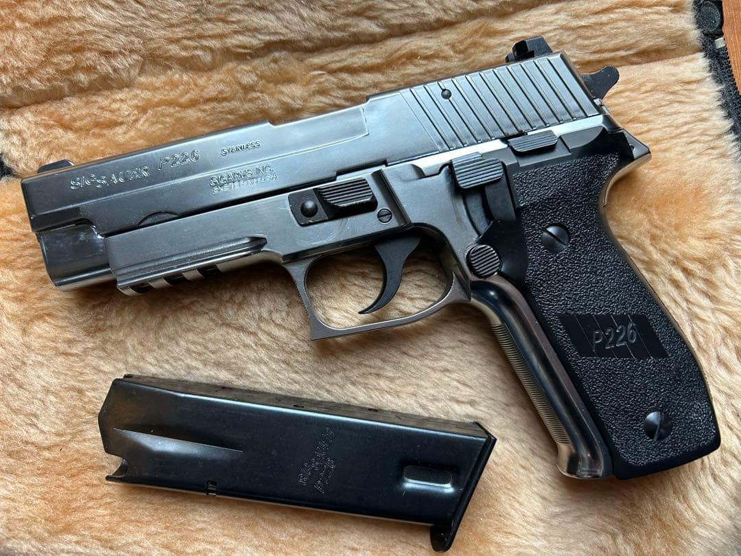 タナカワークス SIG P226 レイルド　ABS樹脂製　発火済み品