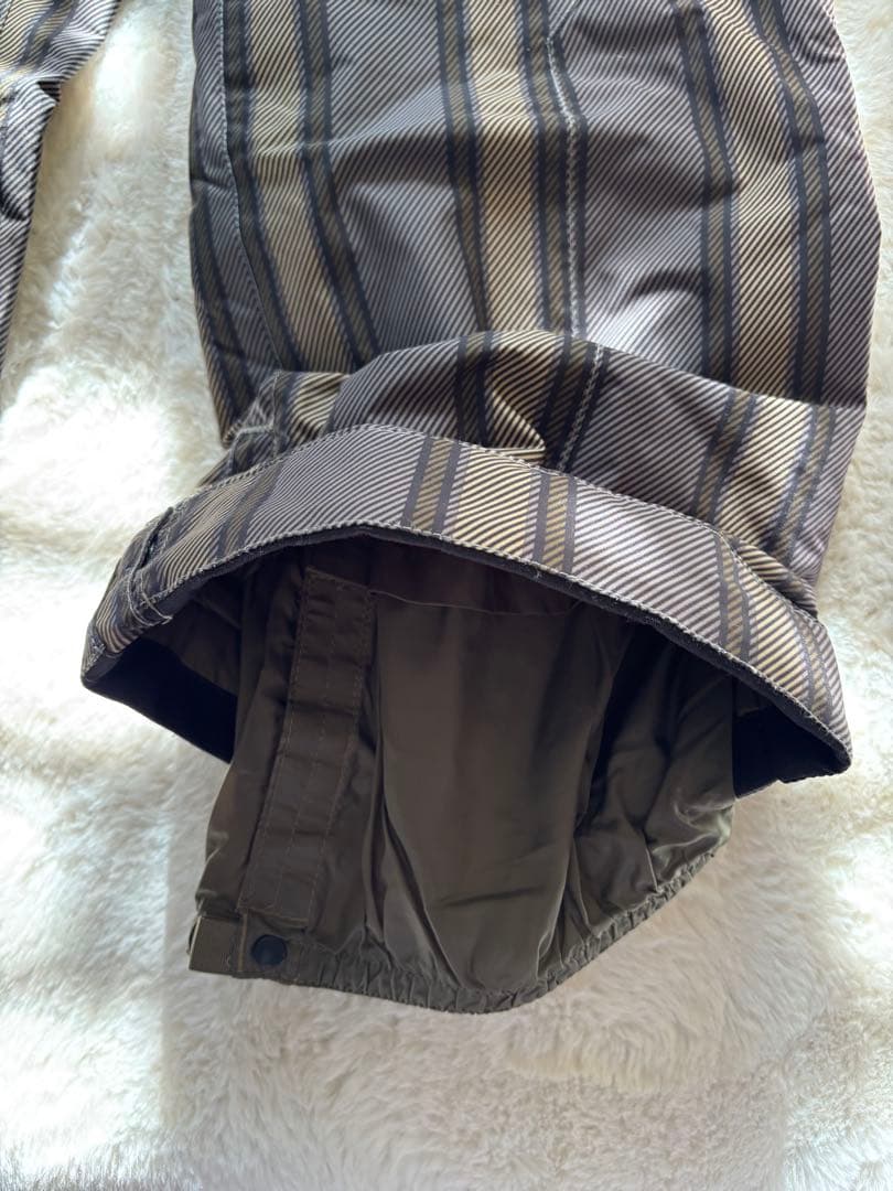 子ども用スノーボードウェア　（緑・茶）