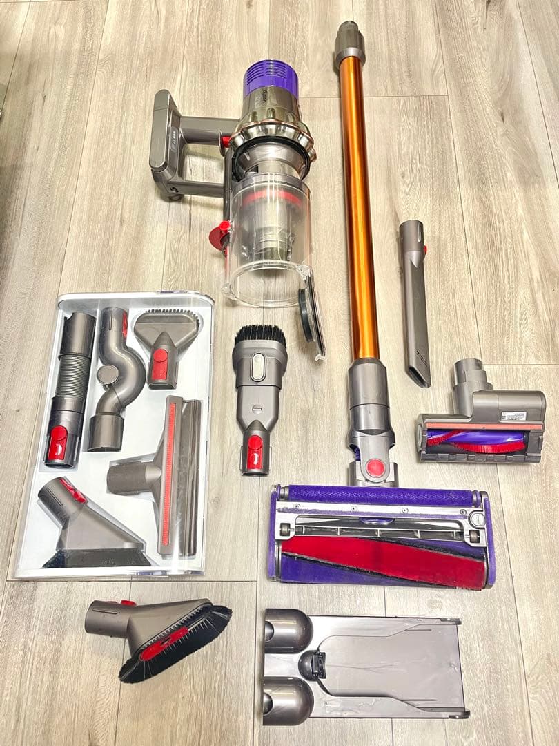 DYSON V10 fluffy cyclone ダイソン掃除機 ドック付き