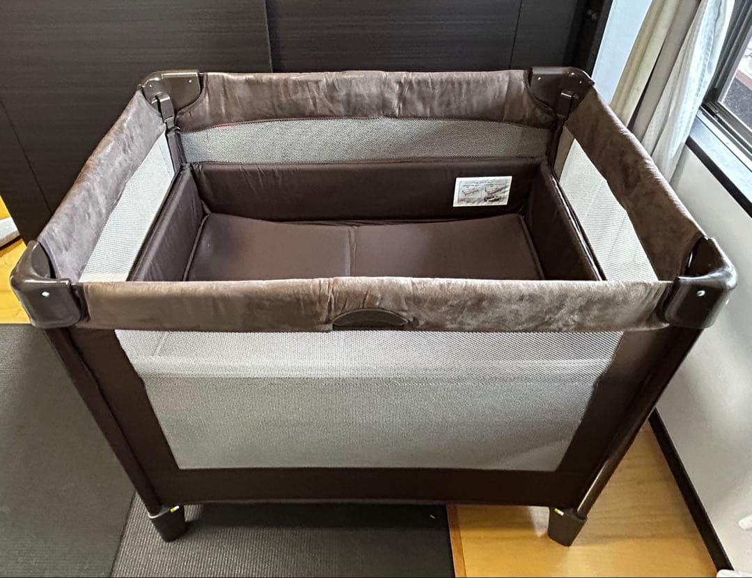 ココネル　エアー　ベビーベッド　ココア色