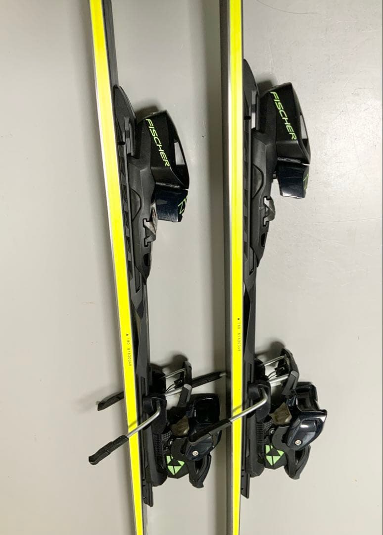 FISCHER RC4 WORLD CUP 180cm 板+ビンディング