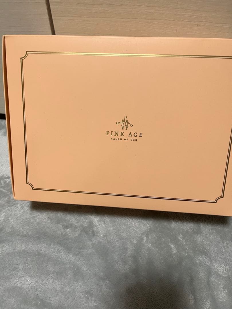 ピンクエイジ 手植えトップカバー)リアルスキン シースルーバング ゆるふわカール