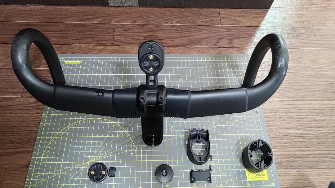 【美品】OCカーボンハンドルバーRA11+ステムRP10(サイコンマウント付き)