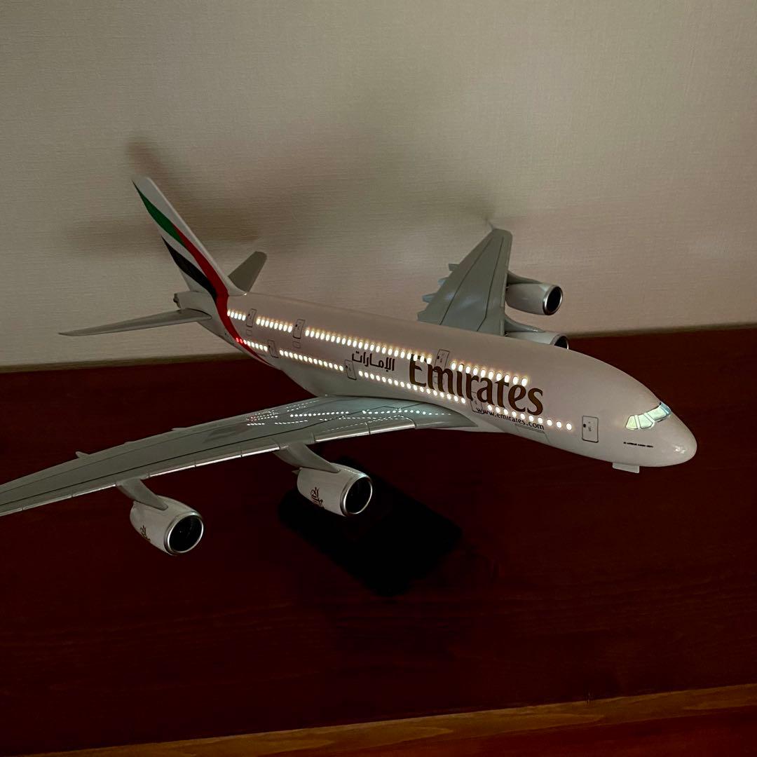 エミレーツ航空 エアバス A380 1/160 航空機模型 LEDライト付き