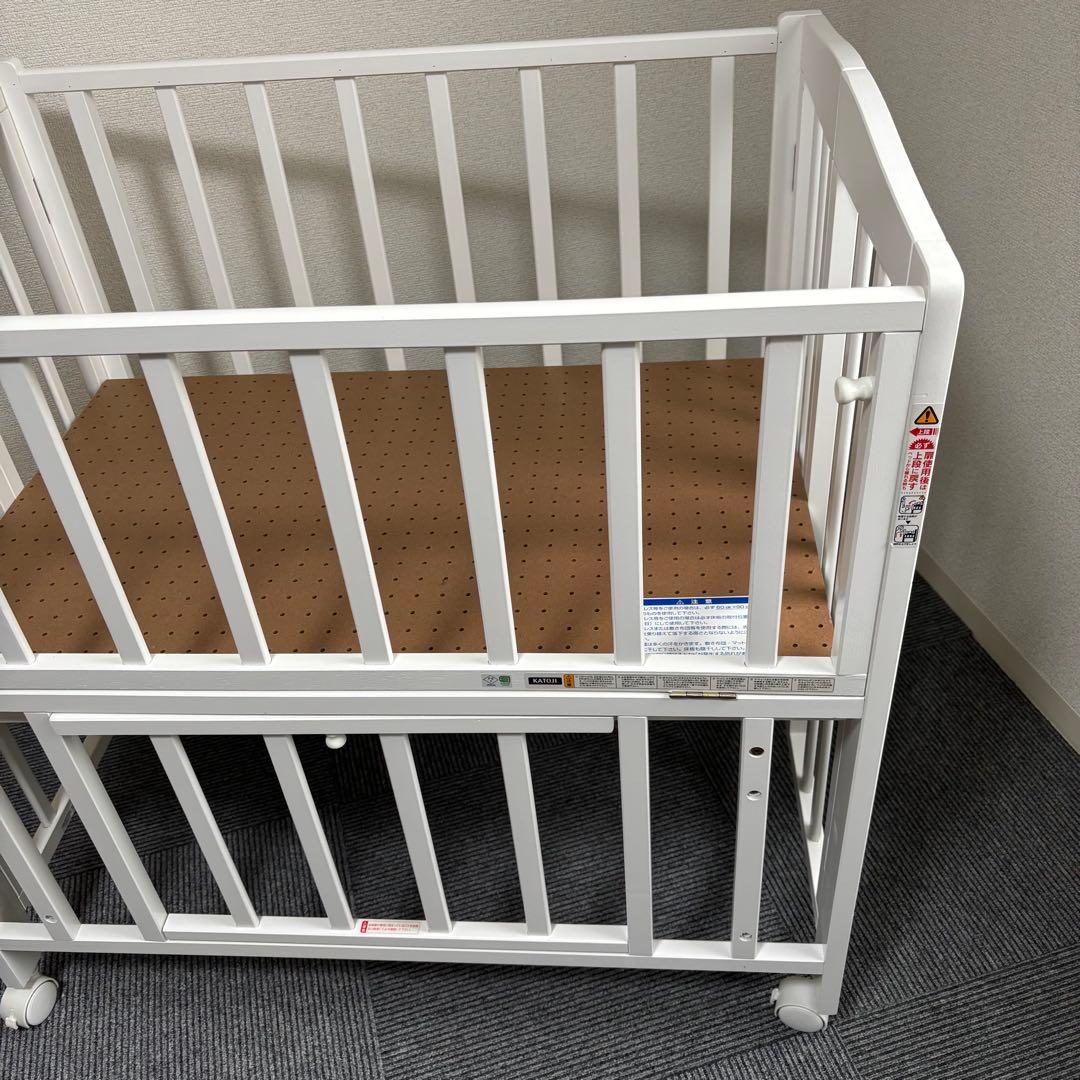 カトージ　ベビーベッド　折りたたみ　品番02006