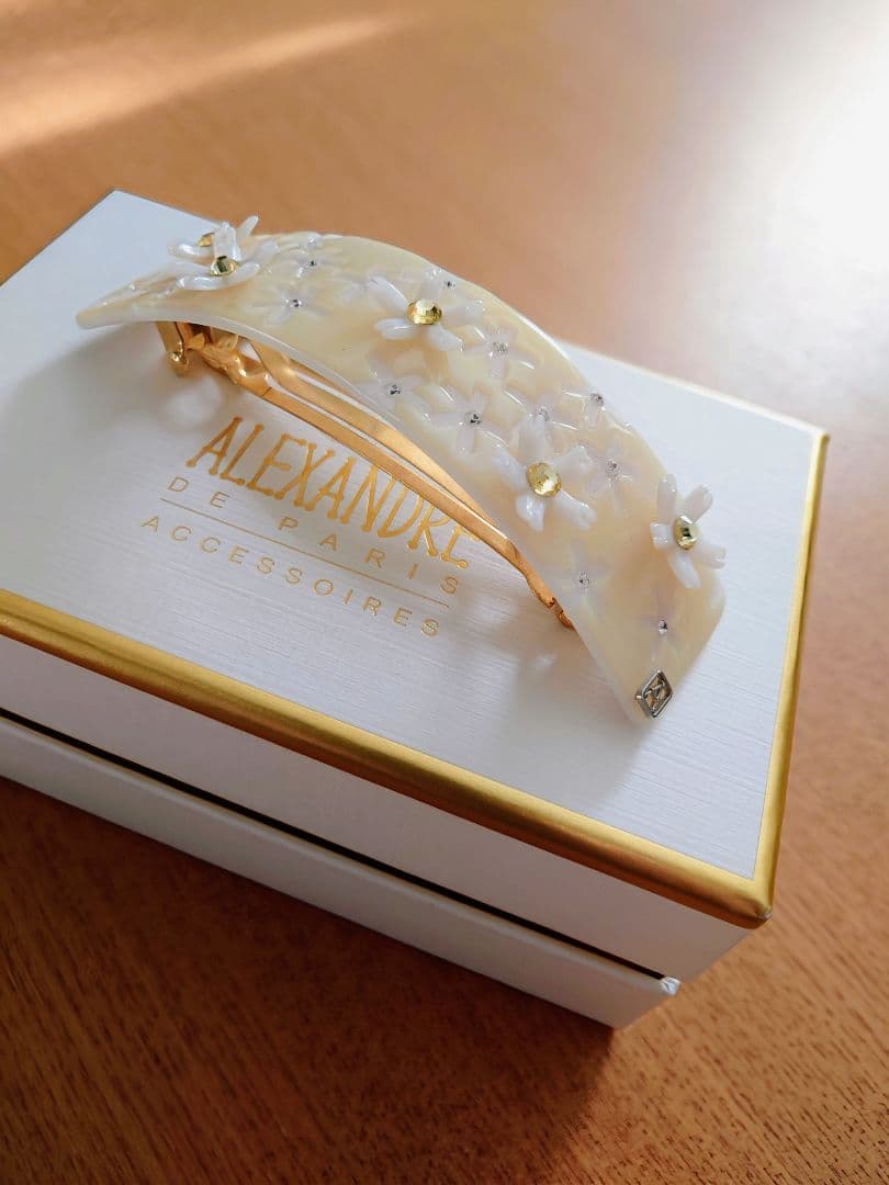 アレクサンドルドゥパリ お花のバレッタ フラワーシェイプ