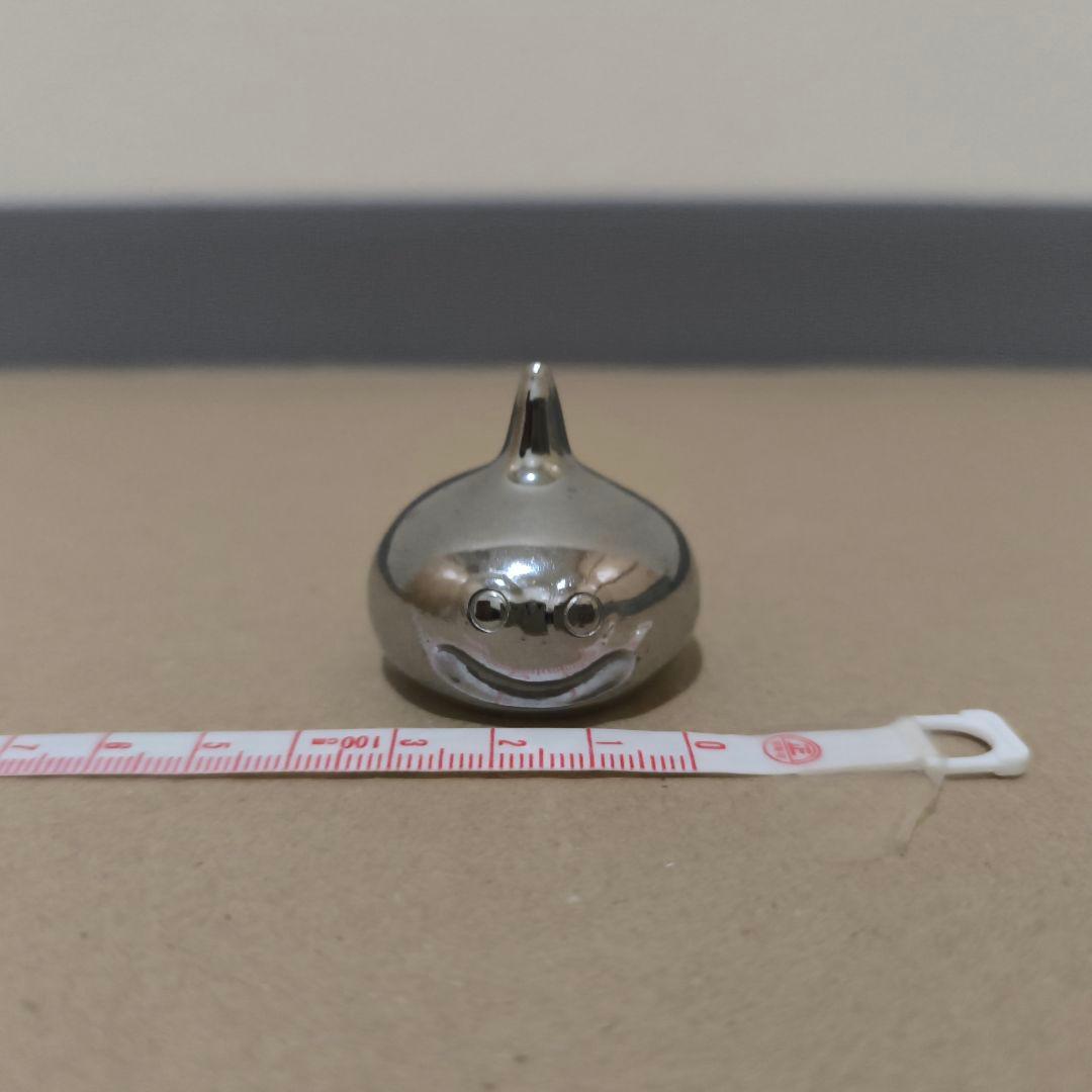 メタルスライム　文鎮　フィギュア 　シルバー