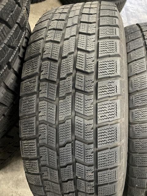 20.30アルファード、ヴェルファイア用　215/65R16 スタッドレス
