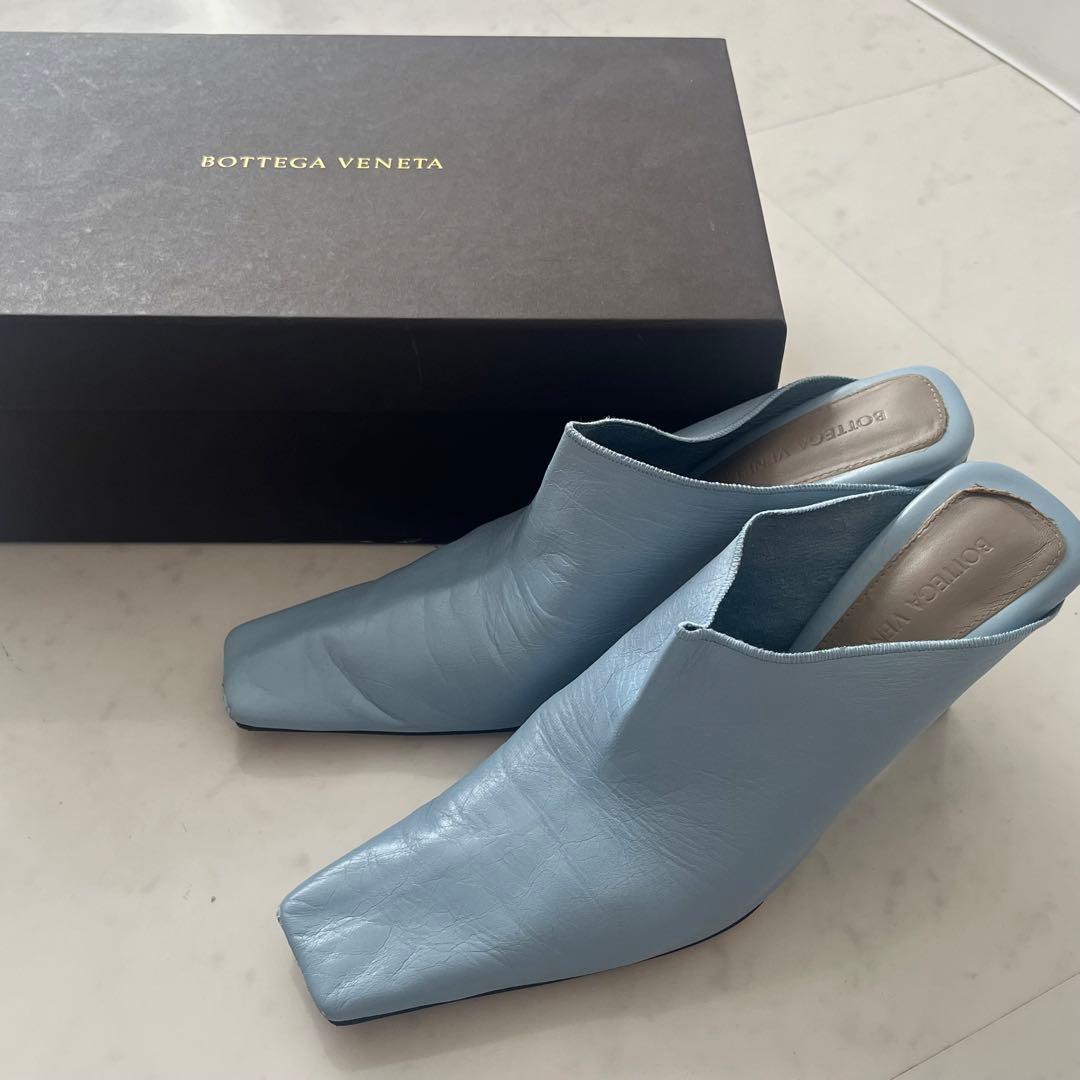 BOTTEGA VENETA 水色 レザー ミュール
