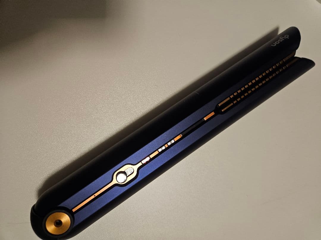 ダイソン　ヘアストレートアイロン