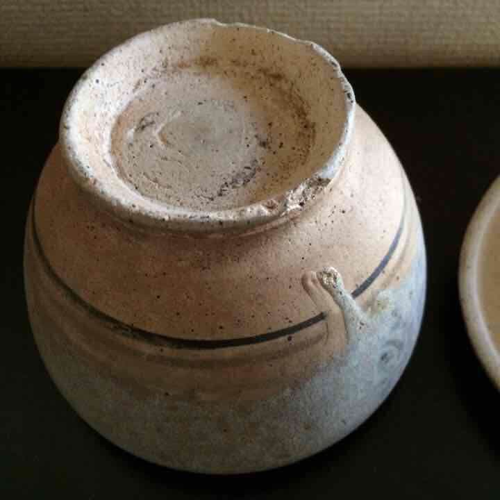 景徳鎮  蓋付き壺  出土品