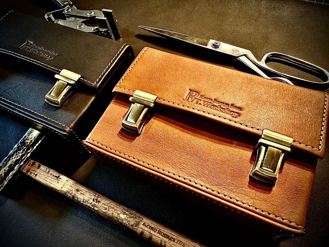 月末SALE！Pvt.Workshop 極 本革 デッキケース キャメル