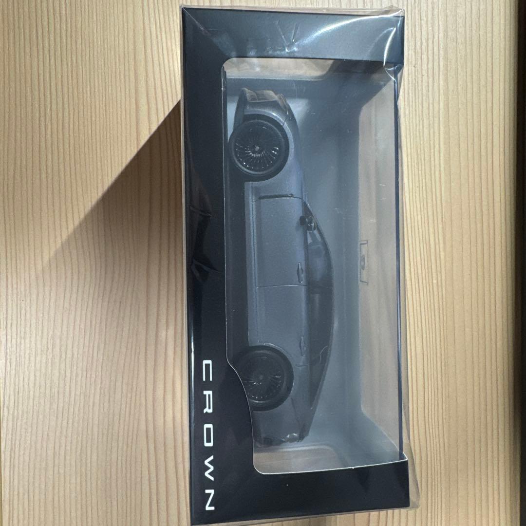 トヨタ 新型クラウン　ミニカー　1/30 プレシャスメタル