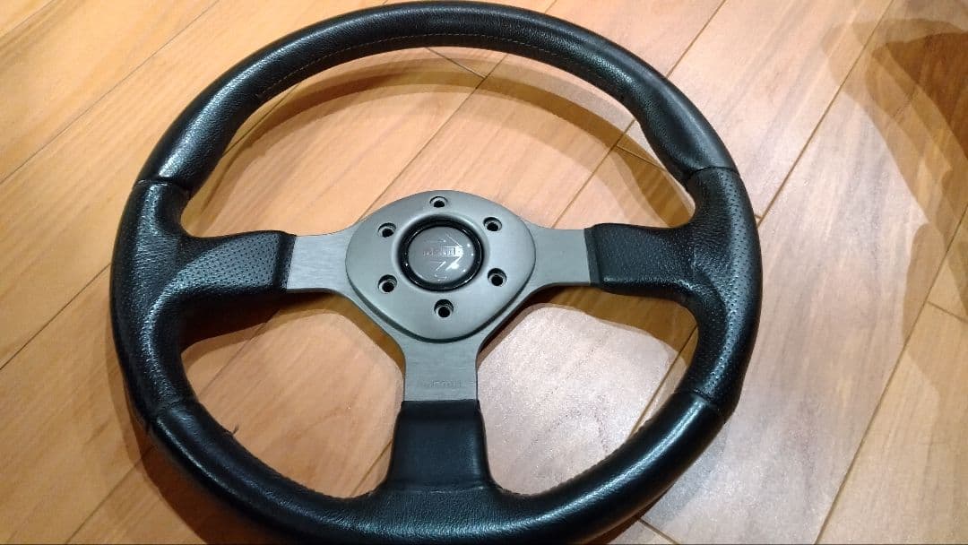 MOMO 3スポーク ステアリング