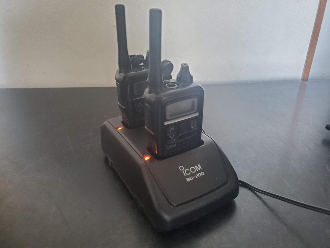 ICOM トランシーバー IC-4300 2台 充電器 BC-200 無線機 1
