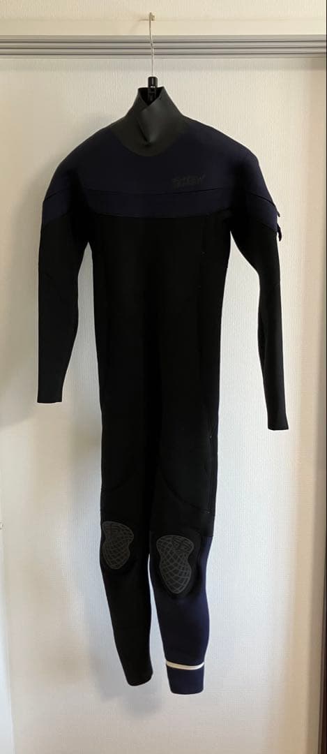 Fellow ウェットスーツ　　フルスーツ　ハンガー付