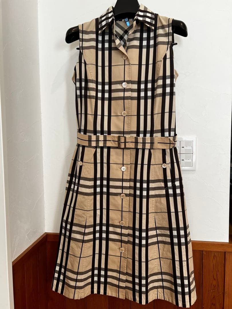 ミ*ン様 BURBERRY ノースリーブチェックワンピース 40