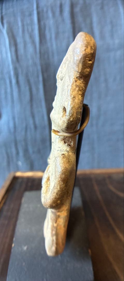 女性の土偶　発掘品　板状土偶　埴輪　縄文時代