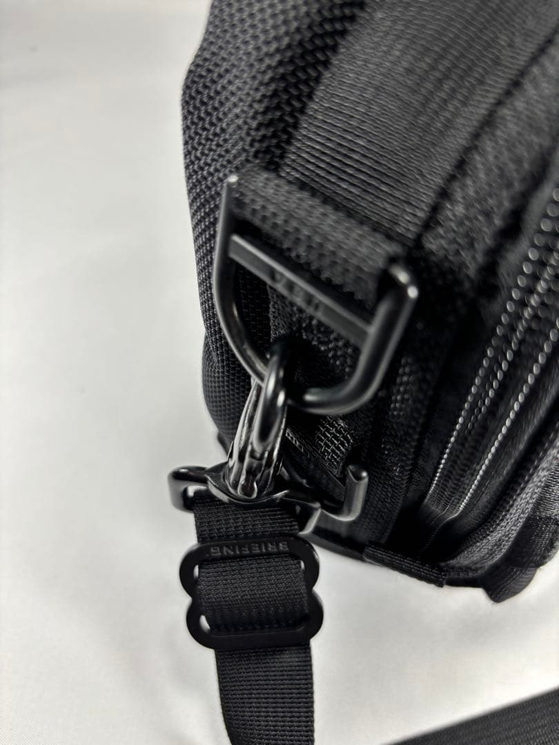 【美品】BRIEFING ショルダーバッグ MADE IN USA ブラック 黒