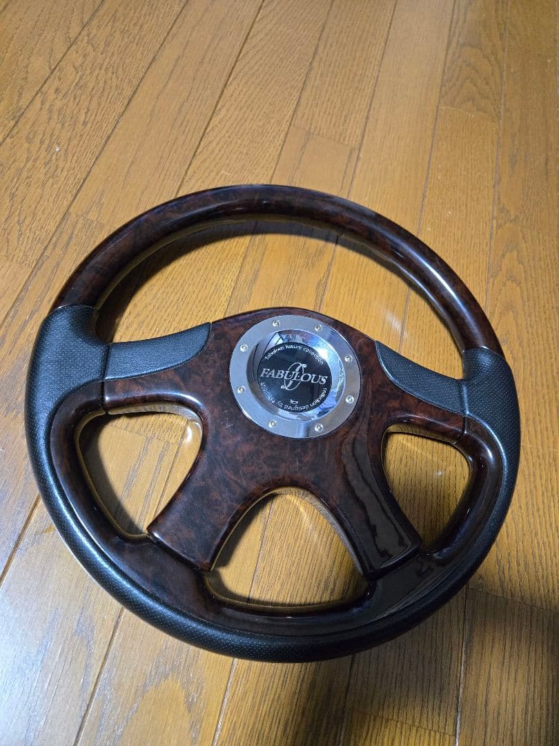 FABULOUS　ファブレス ステアリング