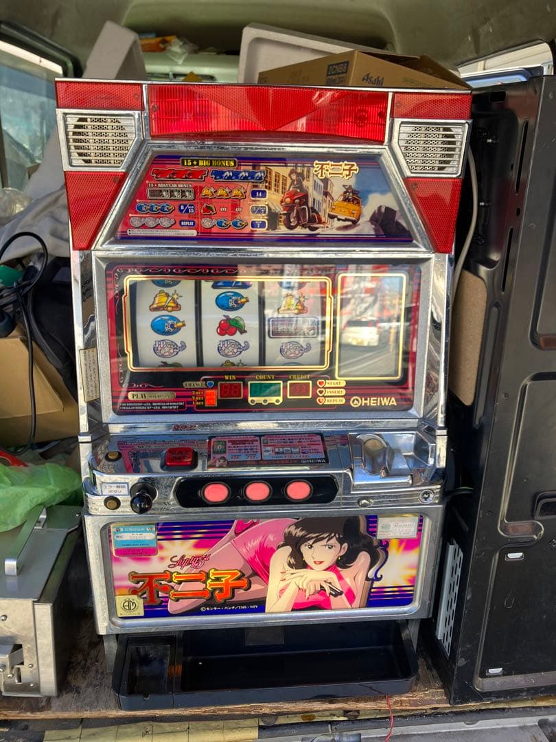 な*つ様 HEIWA スロットマシン 不二子