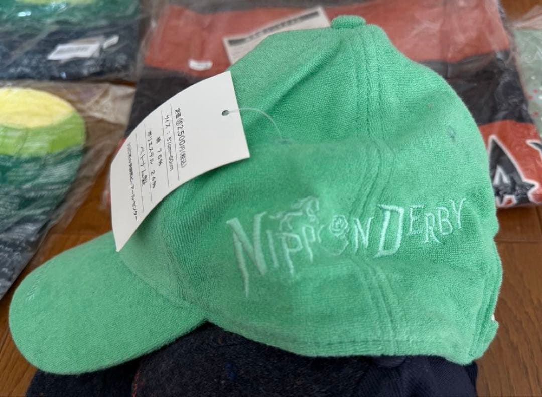 【競馬】タオル.帽子.ヘアゴム.ネックストラップ.ピンバッチ他14点セット