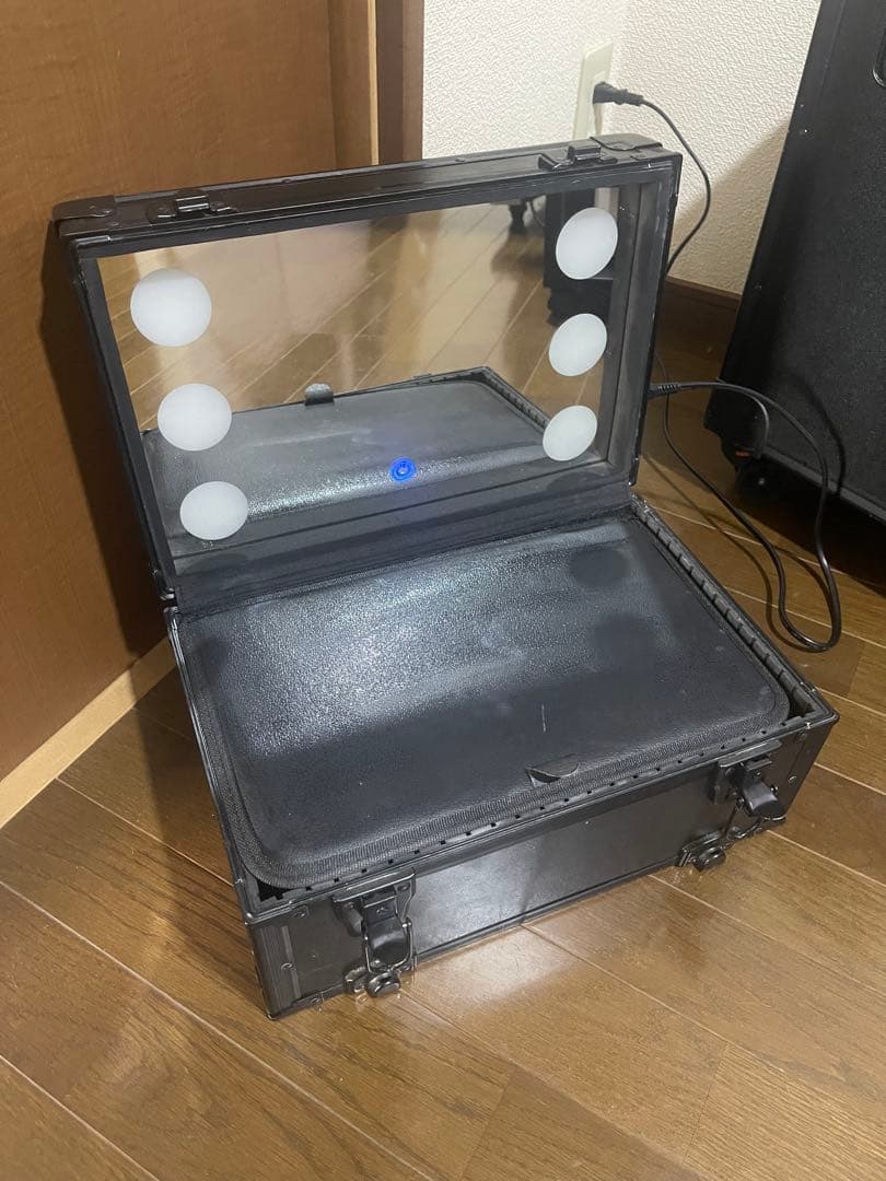 黒いメイクボックス ミラー付き メイクアップアーティスト専用化粧箱 可移動化粧台