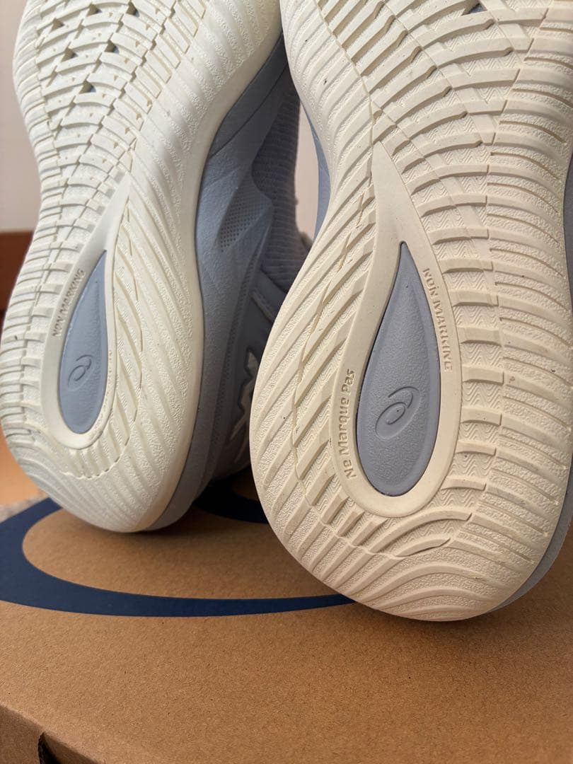 ASICS NOVA SURGE3 グレー ハイカット バスケットシューズ