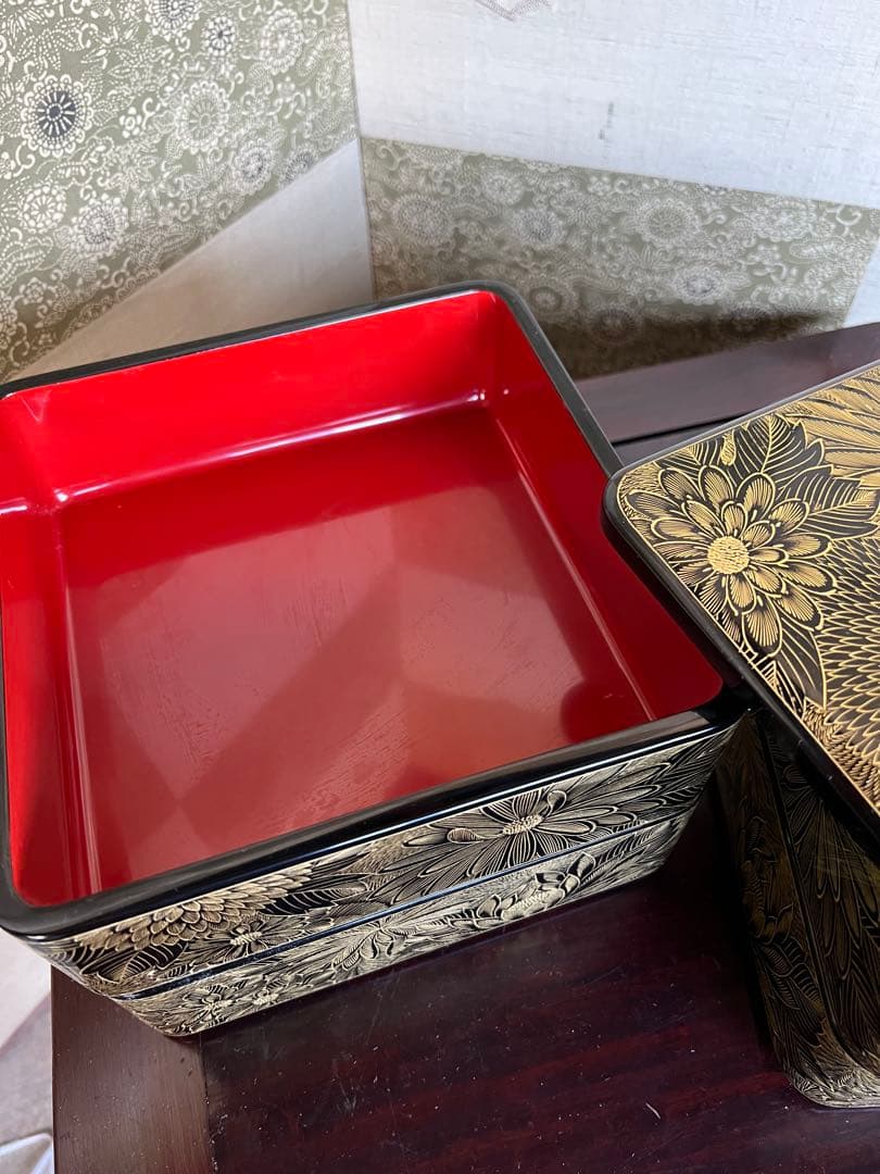 輪島塗　総菊四段重　塩安漆器工房　元箱入り　特選輪島塗漆器　うるし