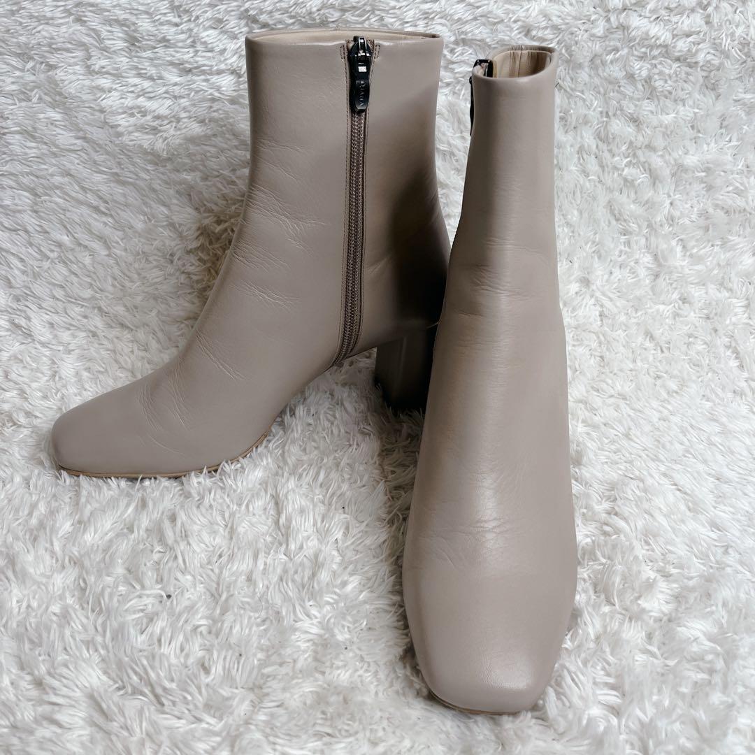極美品 ダイアナ べージュ ショートブーツ サイドジップ スクエアトゥ 23.5
