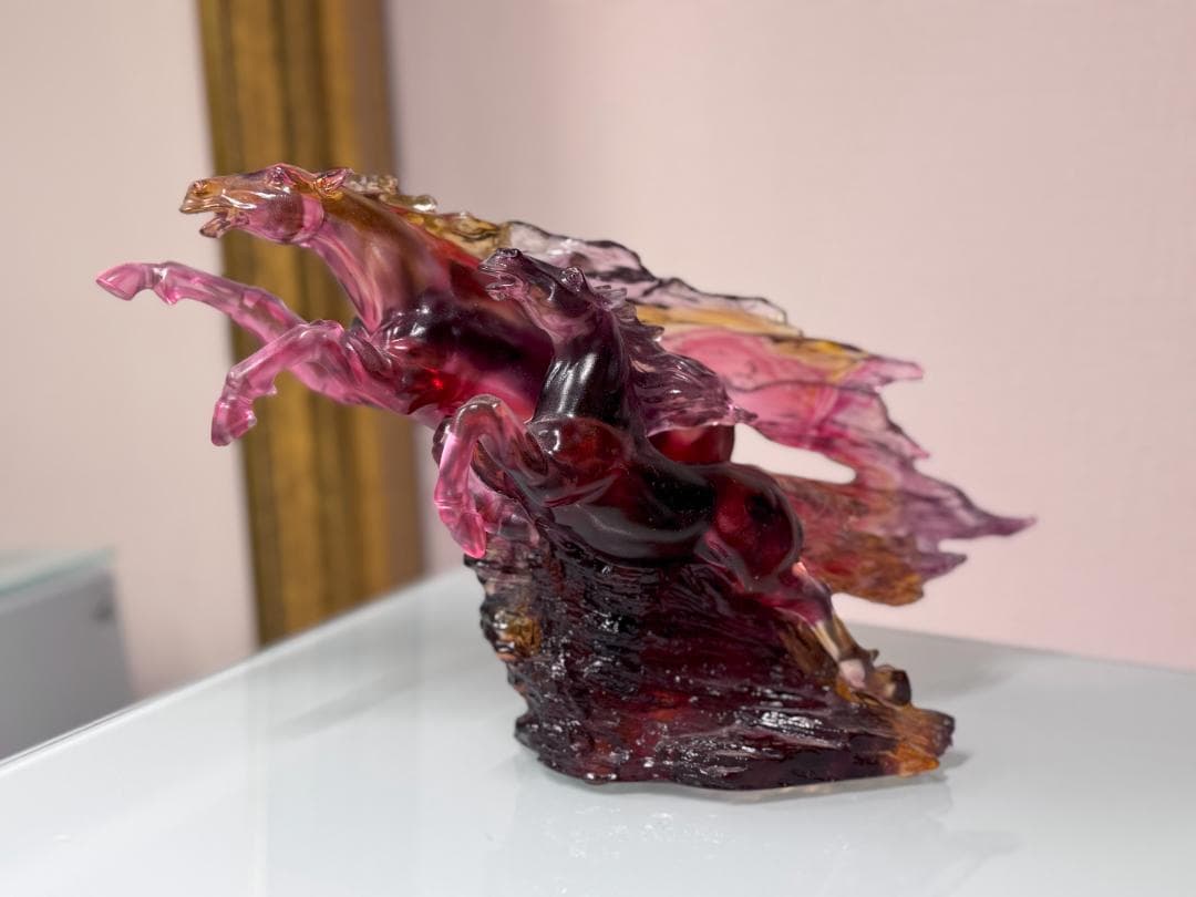 琉璃工房　LIULI　馬　赤　置き物　ガラス