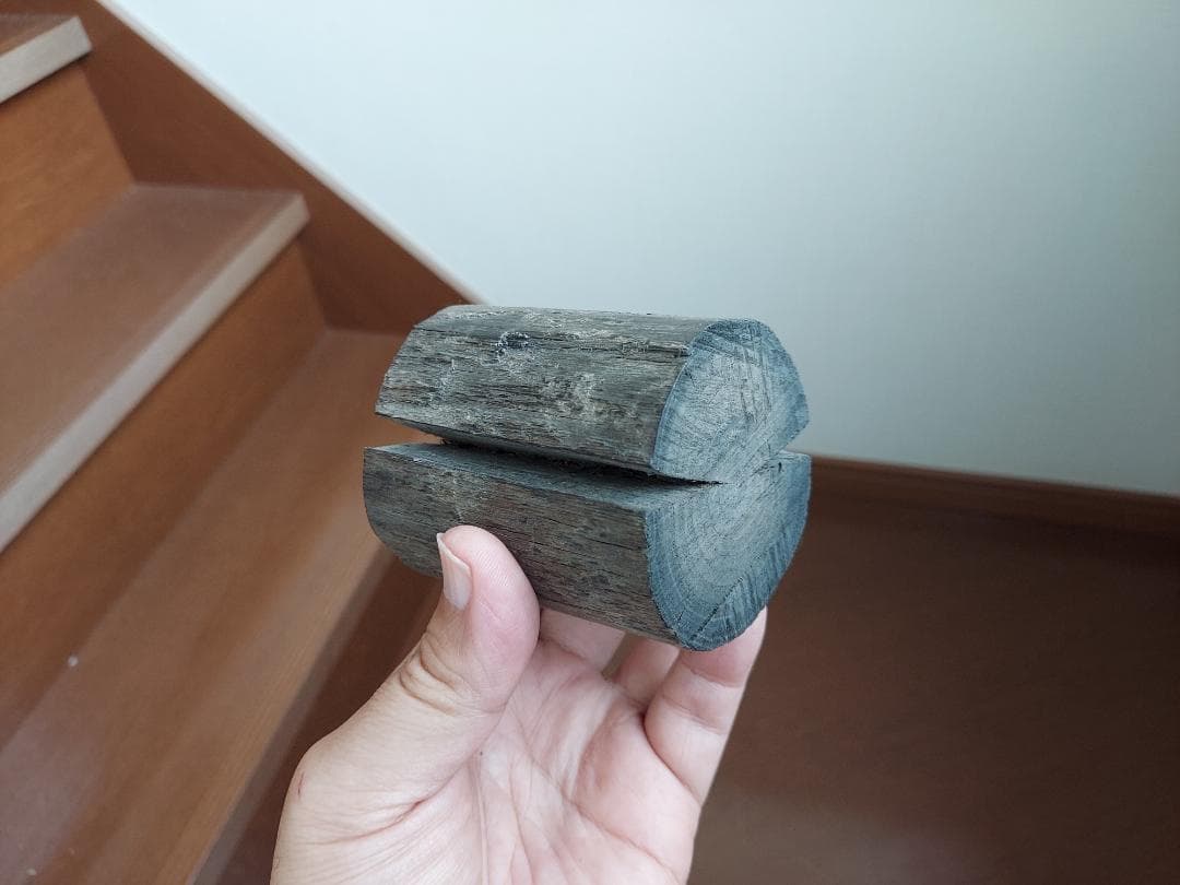 阿武隈川産 埋もれ木（小）　新古今和歌集に詠まれた本物の伝承品