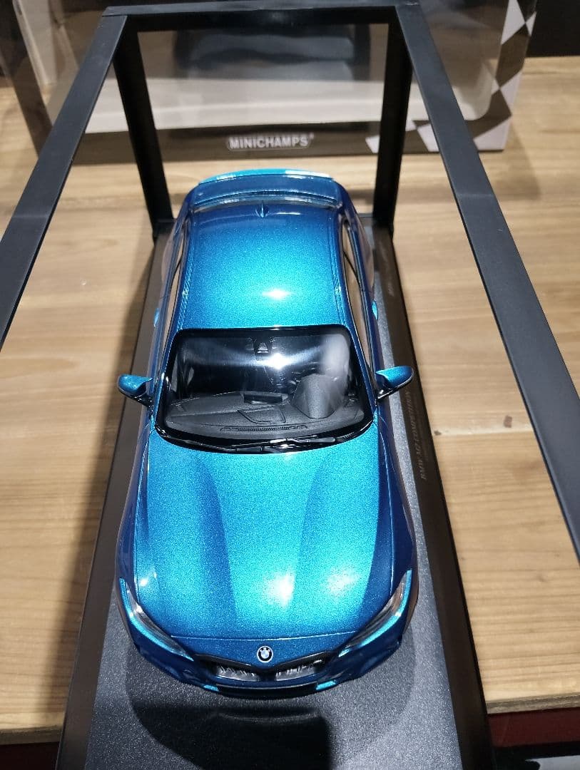 1/18  M2 コンペティション　ミニカー　ロングビーチブルー