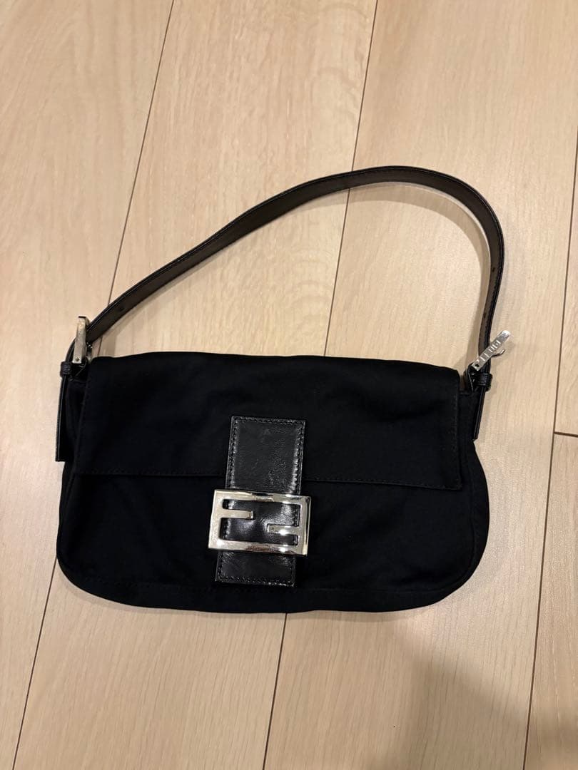 FENDI マンマバケット ベタつきなし ジャージ