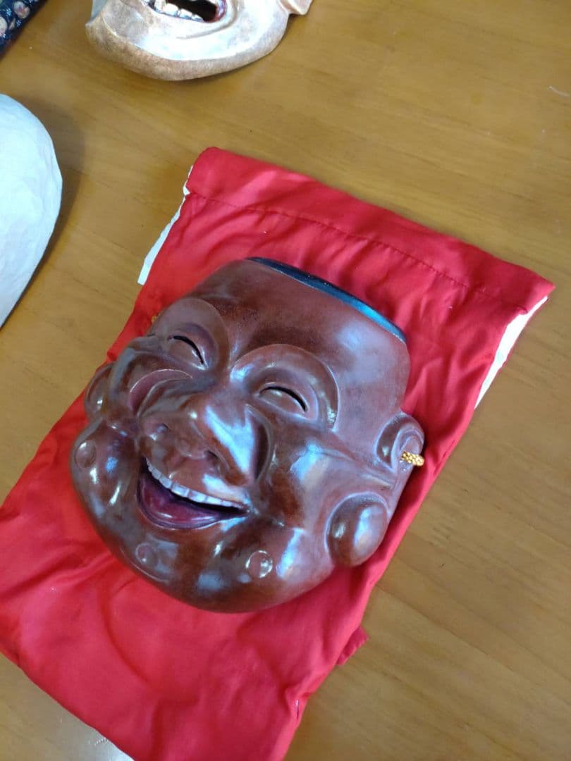 能面　神の面大黒、木彫り檜無垢材豊穣財福の福の神、お面は作風と奥深さに魅了される
