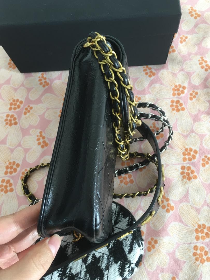 ブラック スマホショルダーバッグ《箱付き》