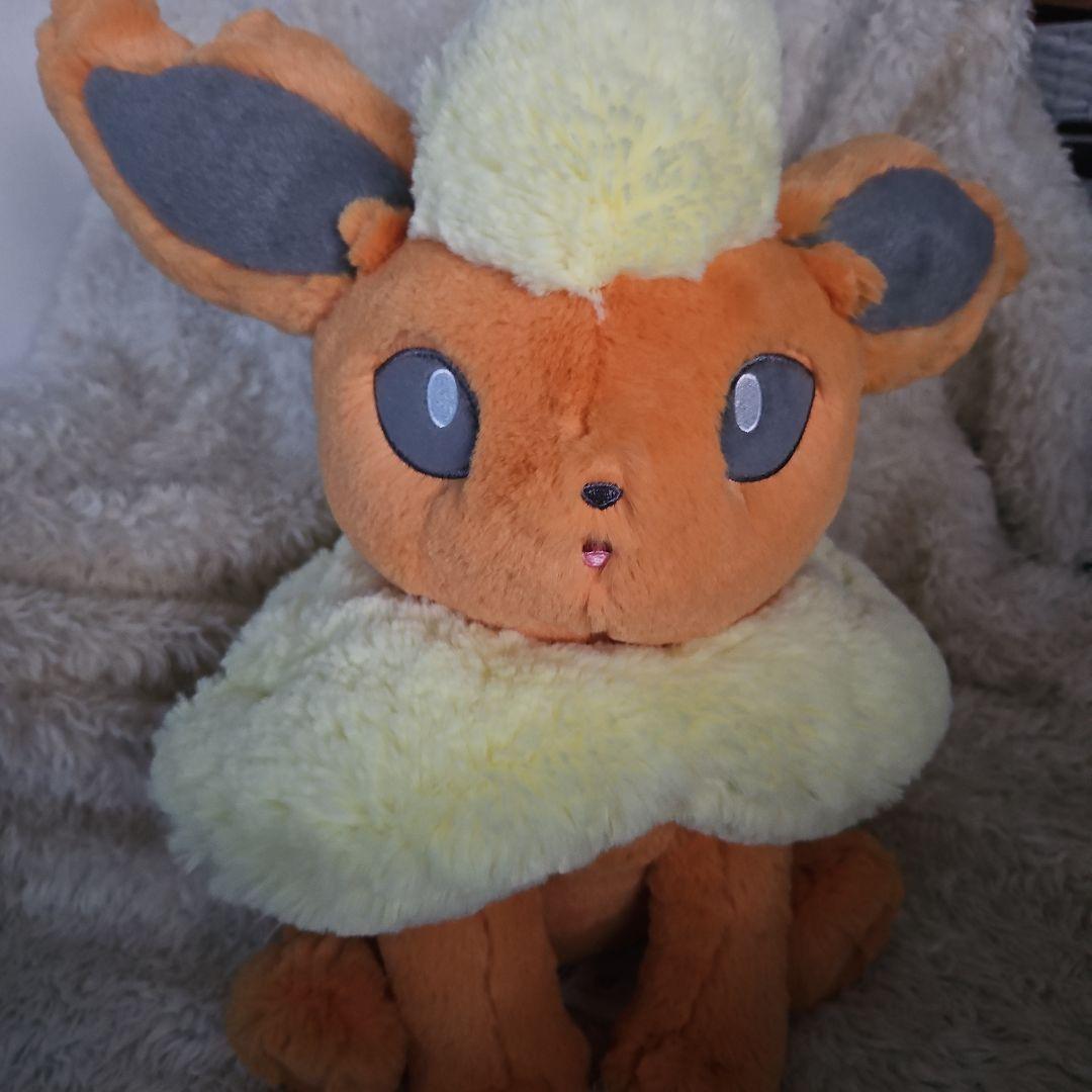 【新品タグ付き】ポケモンセンターオリジナル　ふわふわ抱きぬいぐるみ　ブースター