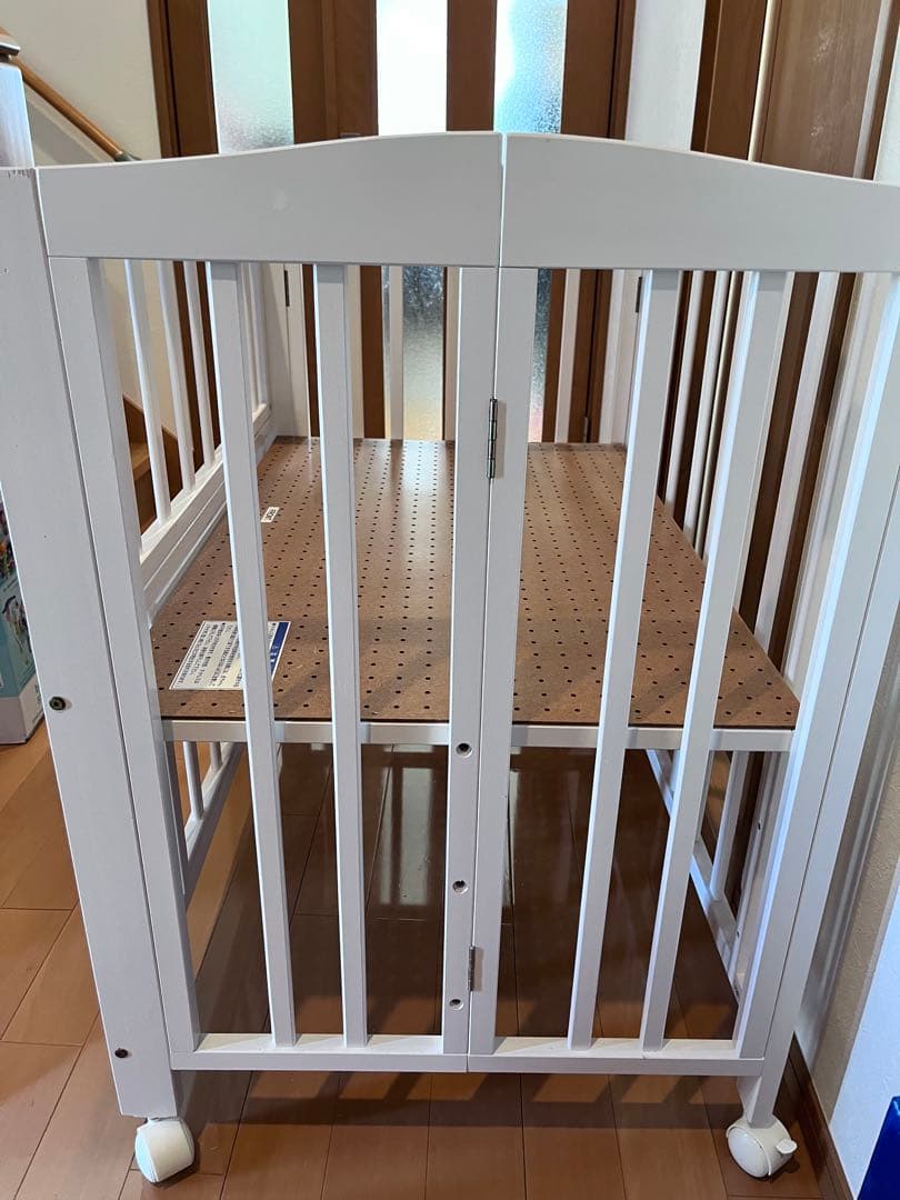 ホワイト木製ベビーベッド　カトージ　布団セット付き