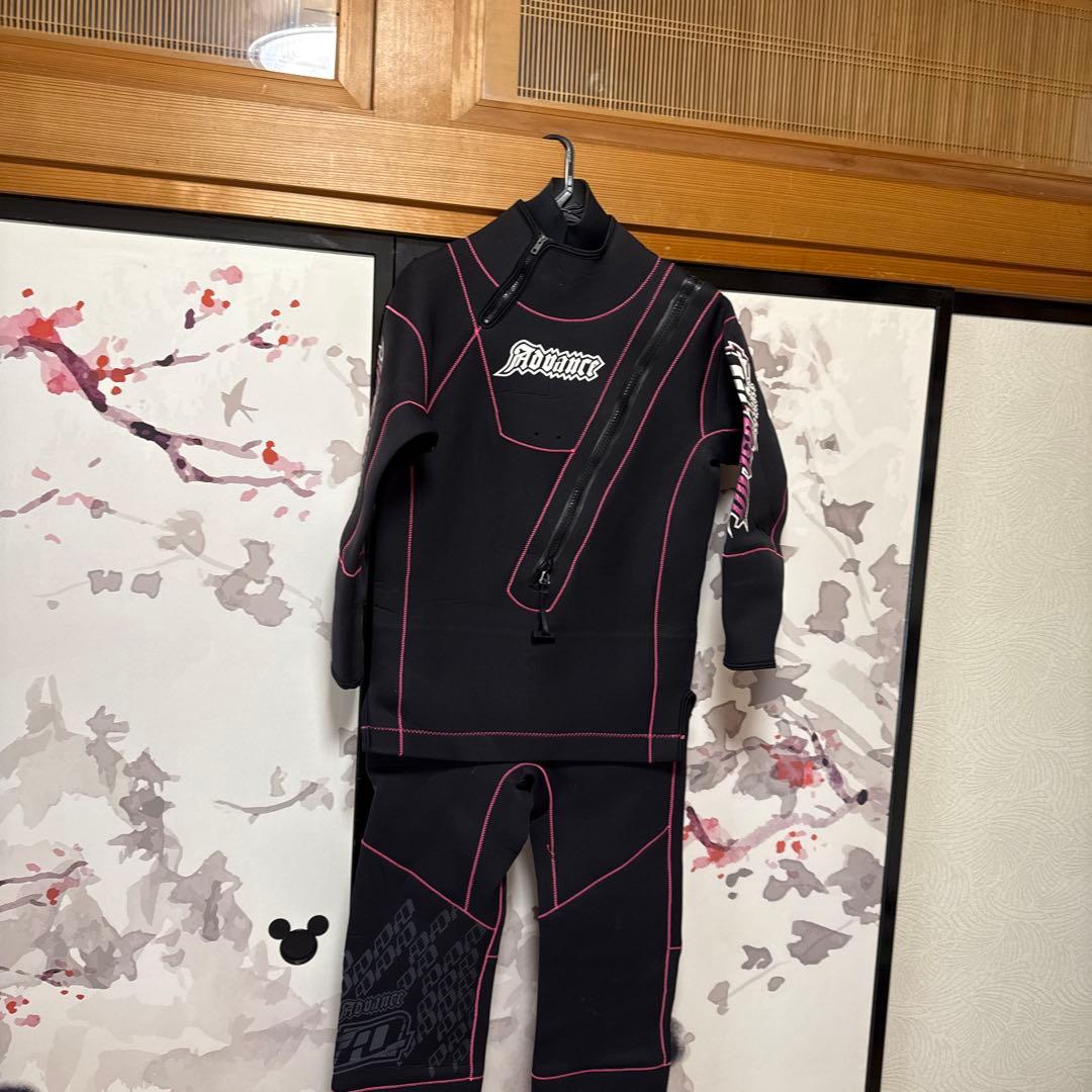 Advance ドライスーツ 黒 ピンク フルジッパー