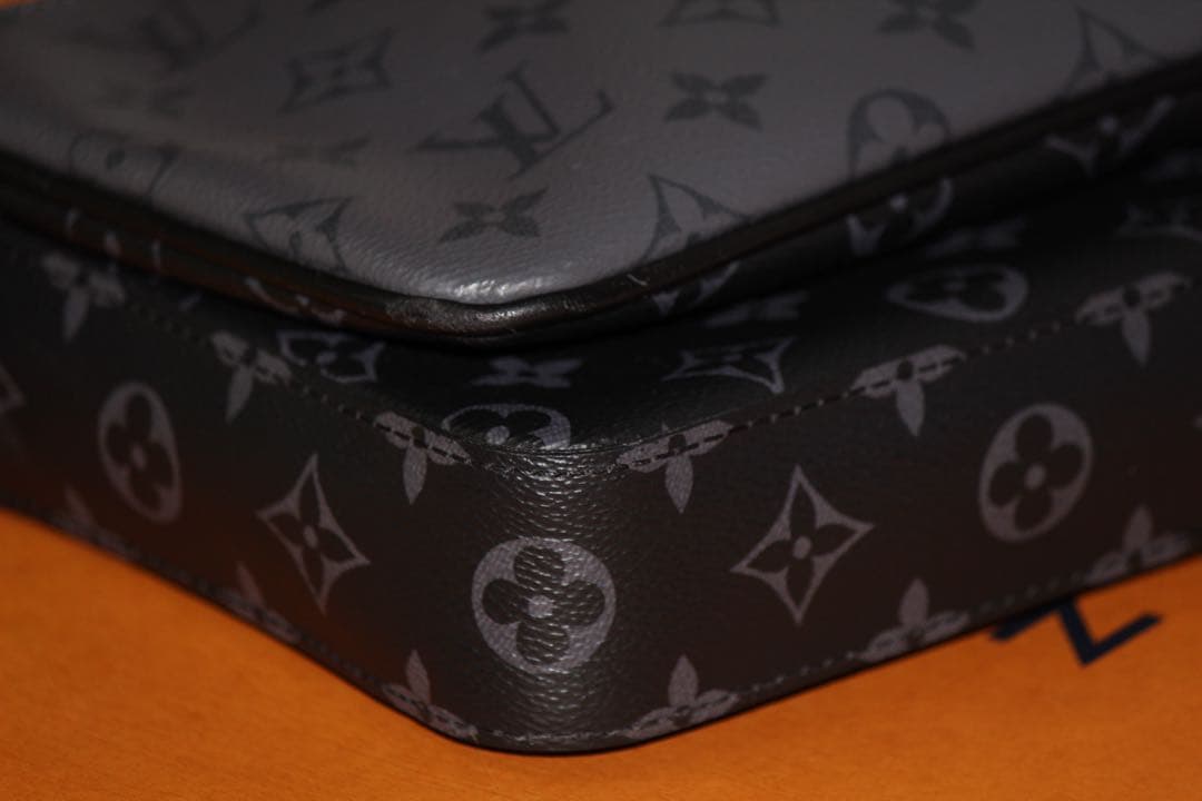LOUIS VUITTON グレー メッセンジャーバッグ