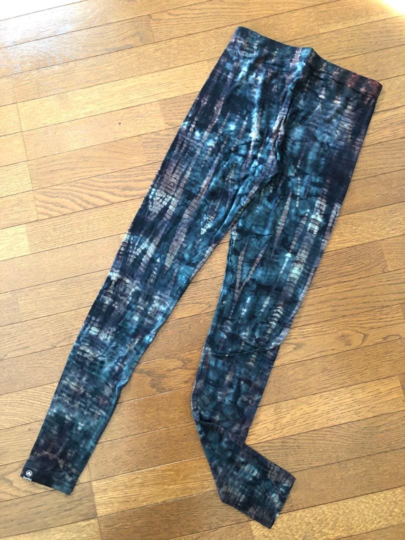 新品未使用Aon jasmineネイビー⁇ブラウン柔らかレギンス タイダイ染め