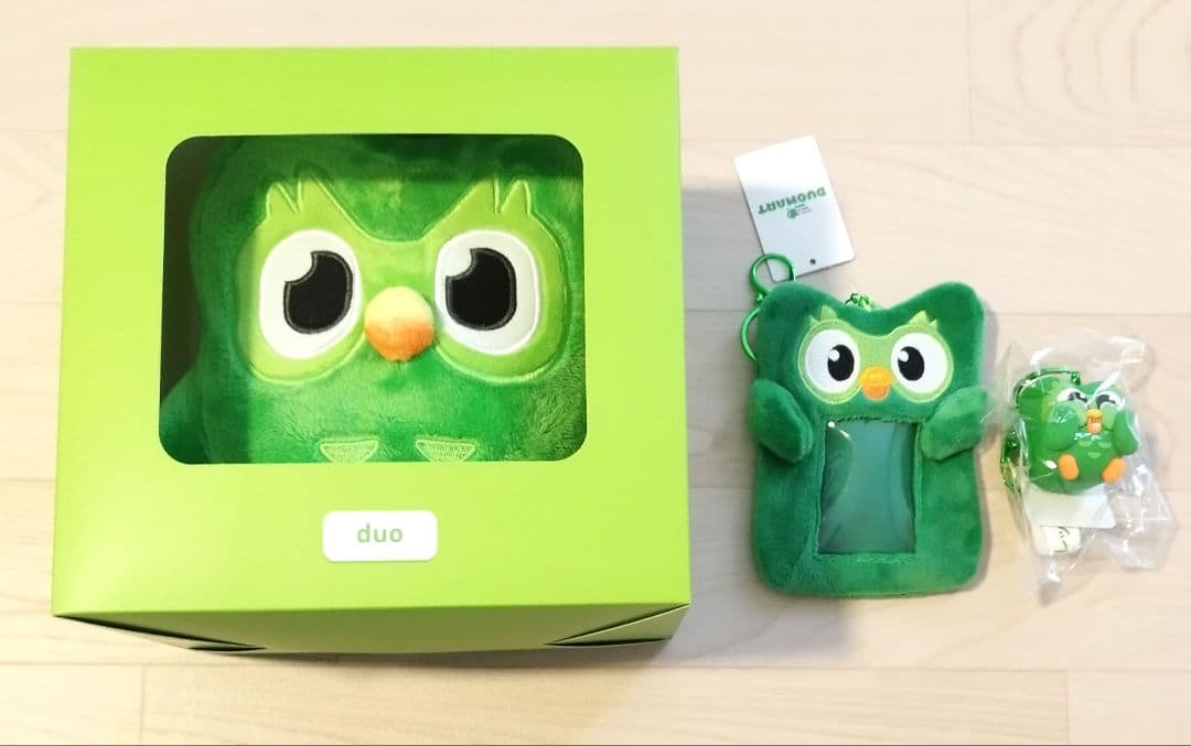 Duolingo　デュオ ぬいぐるみ　モフっとデュオケース　ごきげんキーホルダー