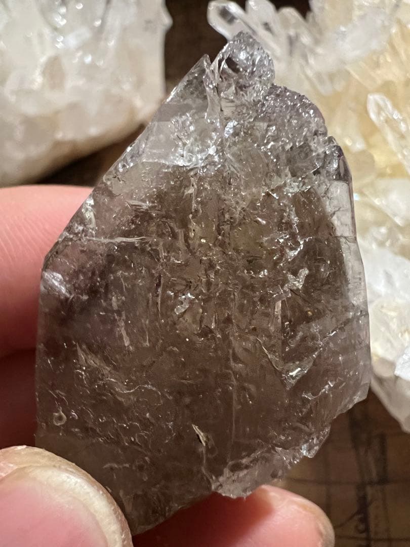 て*う様 龍脈の精髄 ― 煙水晶「山の幻影を宿す結晶」※売上の一部を保護猫活動に