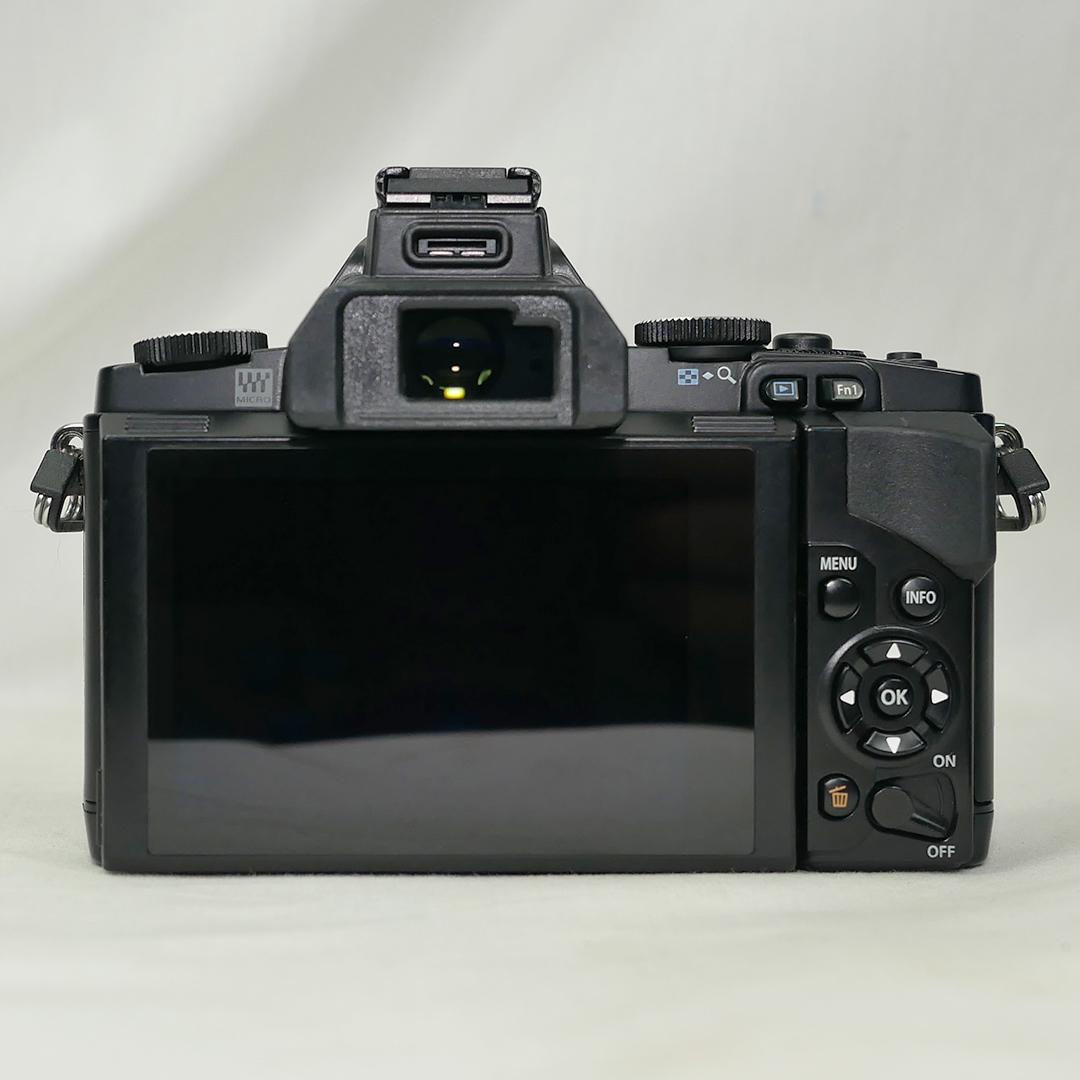 OLYMPUS OM-D E-M5 標準レンズセット