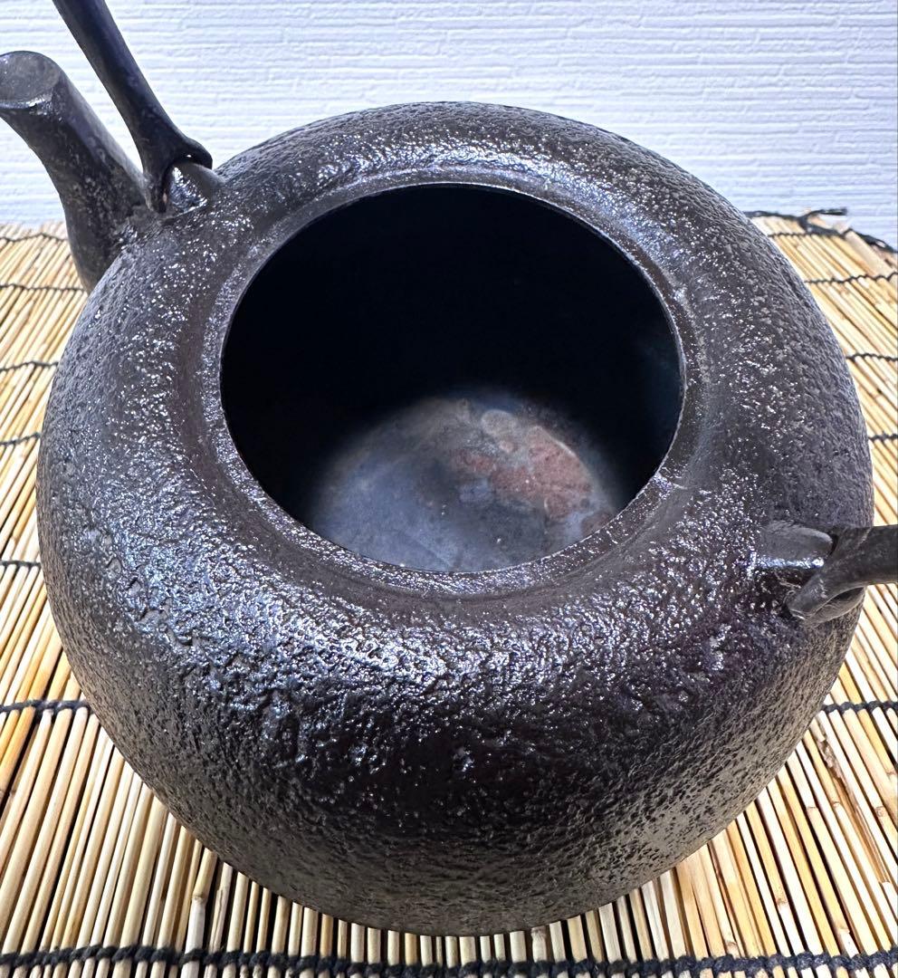 ＵＳＥＤ品、供箱付　南部岩鋳四代目清末作 　真作保証　２３型南部肌(唐金蓋)