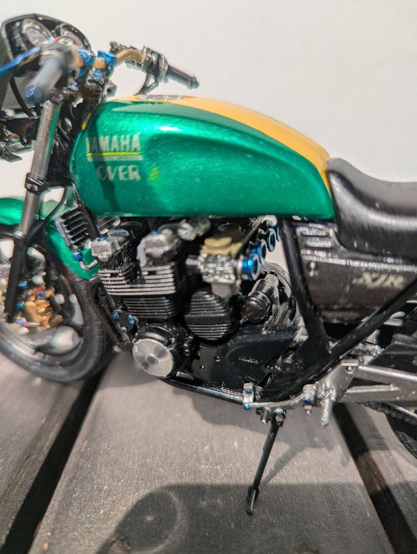 アオシマ1/12ヤマハXJR400RⅡ改バイクプラモデル