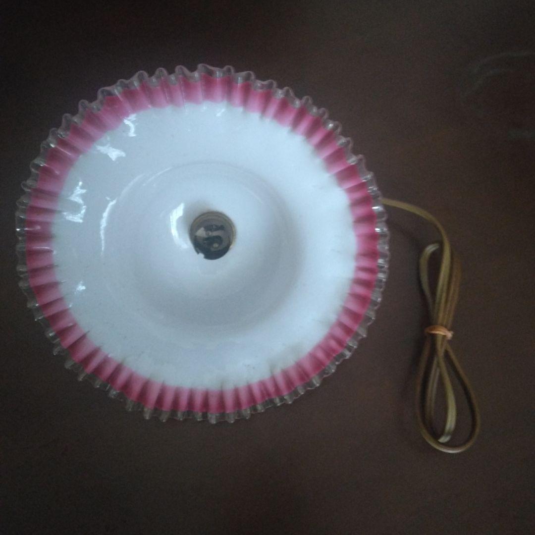 電気笠　電笠　ガラス　乳白色　フリル　レトロ　ペンダントランプ